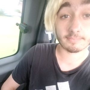 Meet your Posher, Dustin